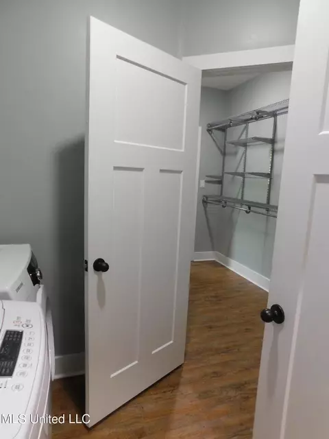 Bath - 1457 N Thunderbird, Hernando, MS 38632 photo 5 of 7