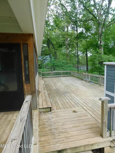 Exterior - 1457 N Thunderbird, Hernando, MS 38632 photo 7 of 9