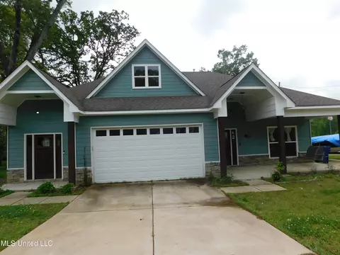 Exterior - 1457 N Thunderbird, Hernando, MS 38632 photo 3 of 9