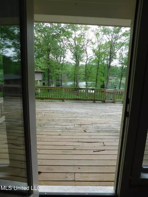 Exterior - 1457 N Thunderbird, Hernando, MS 38632 photo 5 of 9