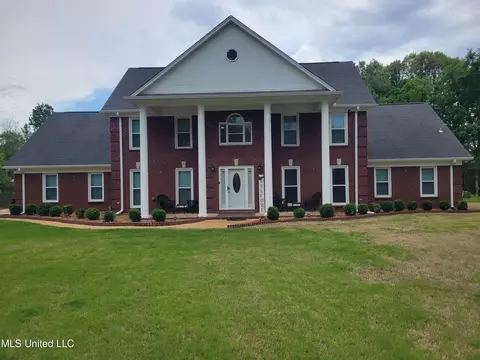 7725 Hunters Creek Dr, Olive Branch, MS 38654