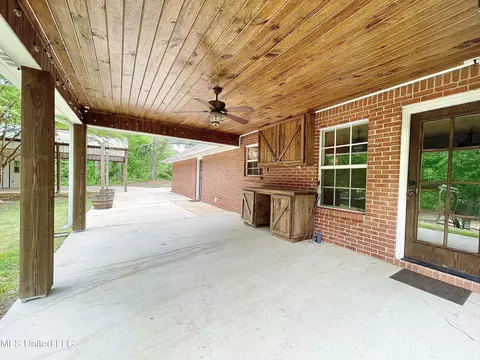 Exterior - 258 Hebron Hill Dr, Brandon, MS 39042 photo 10 of 33