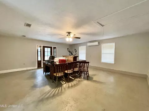 Dining - 258 Hebron Hill Dr, Brandon, MS 39042 photo 1 of 2