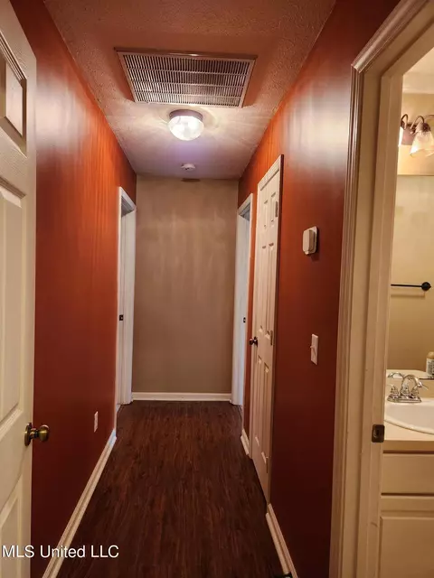 Entry Way - 370 Greystone Pointe, Terry, MS 39170 photo 2 of 2
