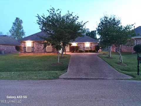 Exterior - 370 Greystone Pointe, Terry, MS 39170 photo 2 of 8