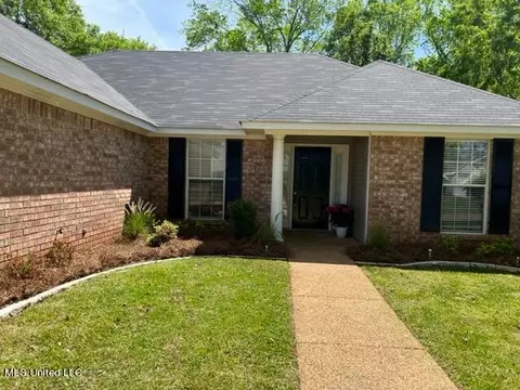 Exterior - 720 Prominence Dr, Flowood, MS 39232 photo 3 of 17