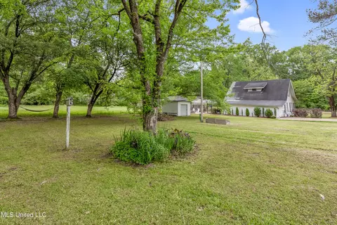 Exterior - 114 Willow St, D'lo, MS 39062 photo 6 of 7