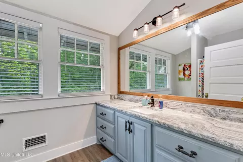 Bath - 114 Willow St, D'lo, MS 39062 photo 2 of 2