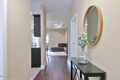 Entry Way - 3880 River Trace Dr, Biloxi, MS 39532 photo 2 of 3