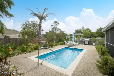 Exterior - 400 Pinecrest Cir, Long Beach, MS 39560 photo 4 of 5