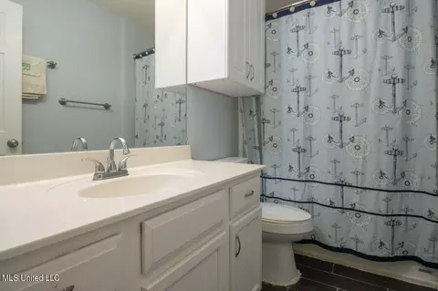 Bath - 400 Pinecrest Cir, Long Beach, MS 39560 photo 4 of 4