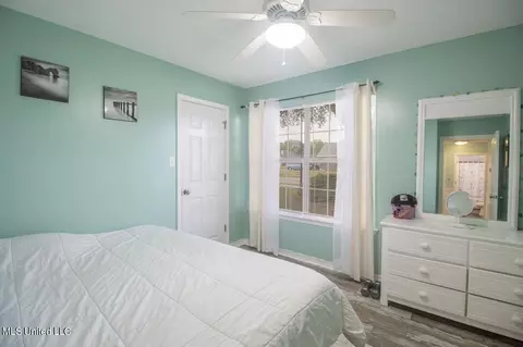 Bedroom - 400 Pinecrest Cir, Long Beach, MS 39560 photo 2 of 5