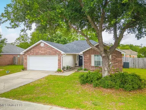 400 Pinecrest Cir, Long Beach, MS 39560