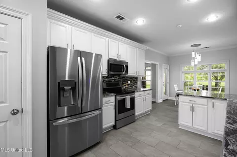 Kitchen - 47 Mansfield Rd, Picayune, MS 39466 photo 4 of 4