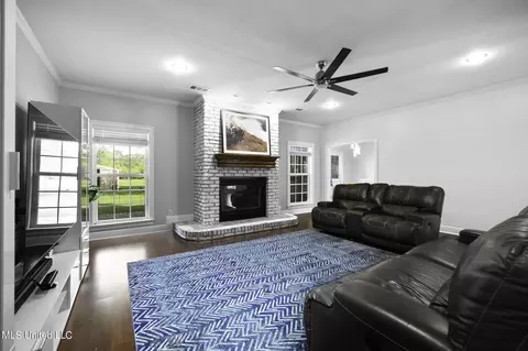 Living - 47 Mansfield Rd, Picayune, MS 39466 photo 3 of 3