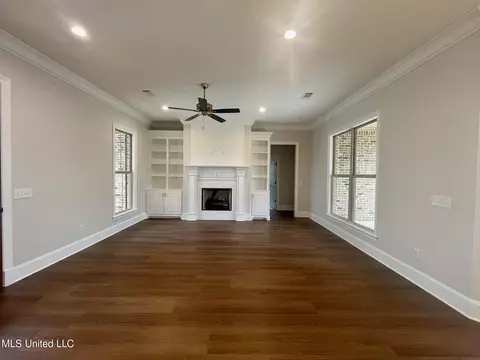 593 E Park St, Canton, MS 39046 photo 5