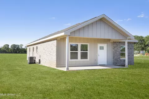 Exterior - 3177 Tannertown Rd, Lucedale, MS 39452 photo 3 of 6