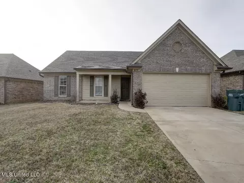 8799 Smith Ranch Dr, Southaven, MS 38671