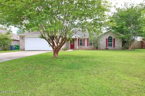 8717 Marina Ave, Ocean Springs, MS 39564