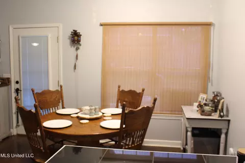 Dining - 171 Commonwealth Ave, Brandon, MS 39047 photo 1 of 1