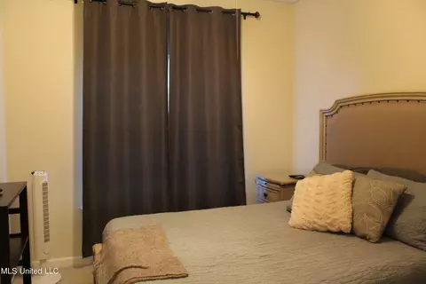 Bedroom - 171 Commonwealth Ave, Brandon, MS 39047 photo 3 of 3