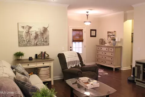 Living - 171 Commonwealth Ave, Brandon, MS 39047 photo 3 of 3
