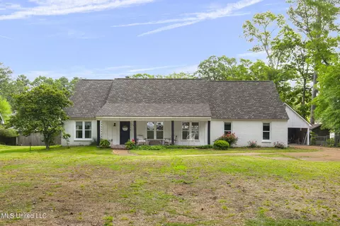 222 Bay Park Dr, Brandon, MS 39047