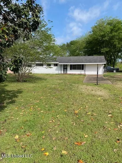 225 Florence Ave, Clarksdale, MS 38614