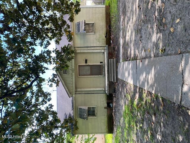 636 Maple Ave  