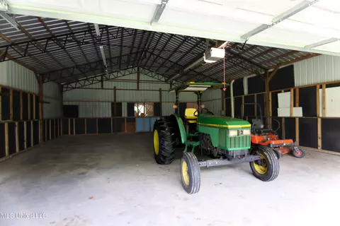 Exterior - 3555 Bright Rd, Hernando, MS 38632 photo 9 of 10