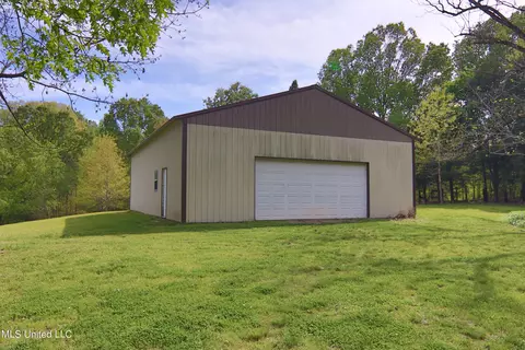 Exterior - 3555 Bright Rd, Hernando, MS 38632 photo 7 of 10