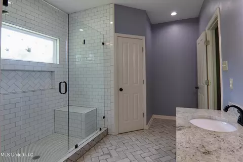 Bath - 3555 Bright Rd, Hernando, MS 38632 photo 2 of 4