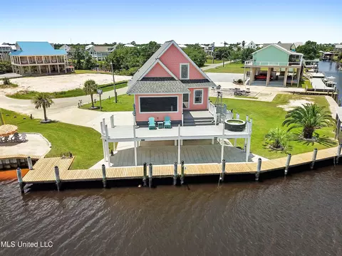 4006 Baffin St, Bay Saint Louis, MS 39520