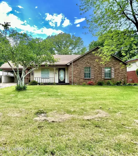 5685 Ingleside Dr, Horn Lake, MS 38637