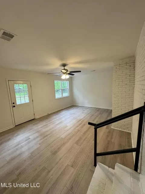 Entry Way - 2902 Nolan Rd, Olive Branch, MS 38654 photo 6 of 6