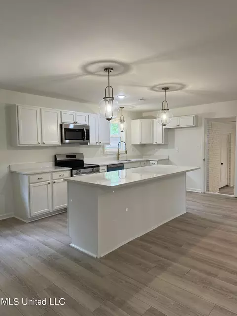 Kitchen - 2902 Nolan Rd, Olive Branch, MS 38654 photo 1 of 6