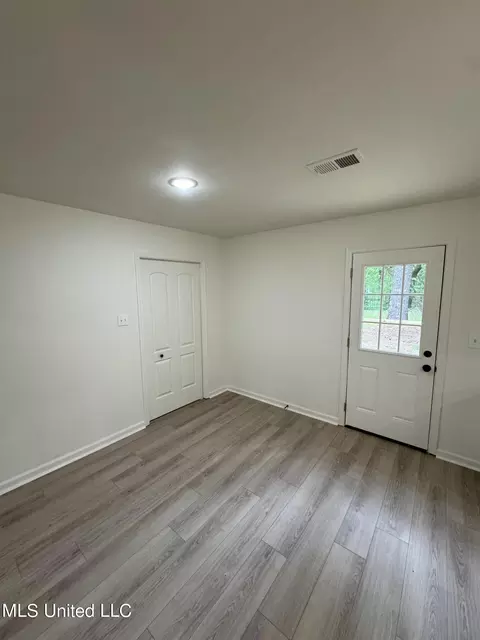 Entry Way - 2902 Nolan Rd, Olive Branch, MS 38654 photo 1 of 6