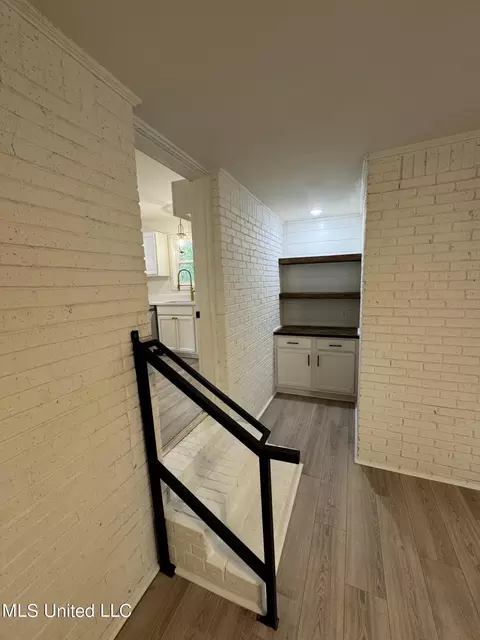 Entry Way - 2902 Nolan Rd, Olive Branch, MS 38654 photo 5 of 6