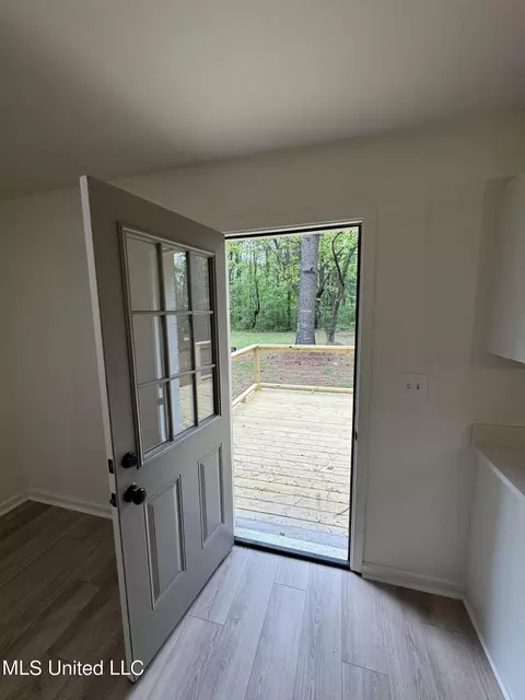 Entry Way - 2902 Nolan Rd, Olive Branch, MS 38654 photo 2 of 6