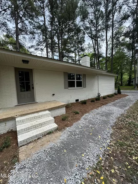 Exterior - 2902 Nolan Rd, Olive Branch, MS 38654 photo 6 of 19