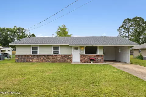 313 Mincheck Rd, Ocean Springs, MS 39564