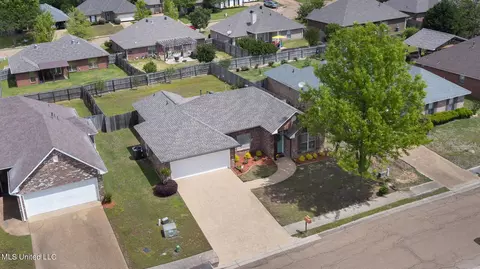 Exterior - 907 Fairview Pl, Brandon, MS 39047 photo 14 of 15