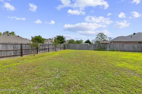 Exterior - 907 Fairview Pl, Brandon, MS 39047 photo 13 of 15