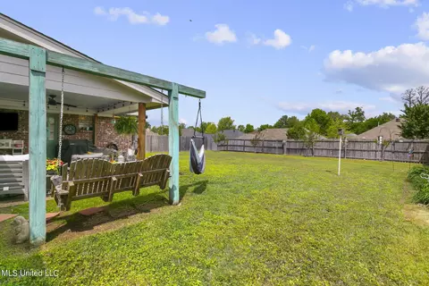 Exterior - 907 Fairview Pl, Brandon, MS 39047 photo 10 of 15