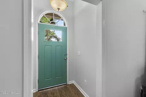 Entry Way - 907 Fairview Pl, Brandon, MS 39047 photo 1 of 1