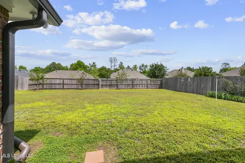 Exterior - 907 Fairview Pl, Brandon, MS 39047 photo 8 of 15
