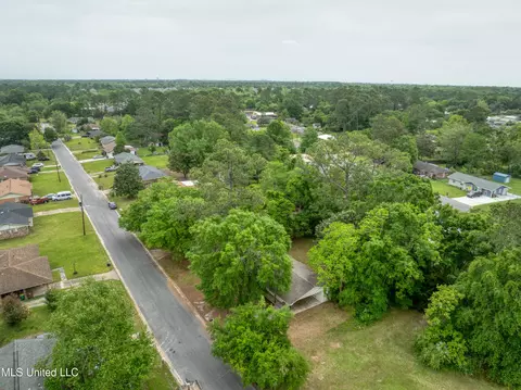 View/Area - 217 Shalimar Dr, Long Beach, MS 39560 photo 2 of 6