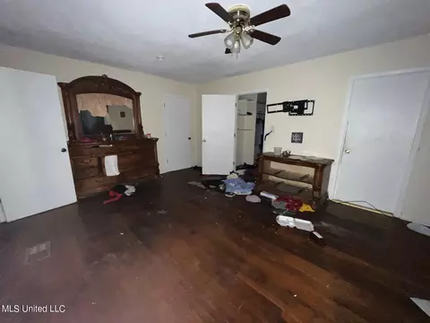Living - 213 Green Ave, Drew, MS 38737 photo 1 of 3