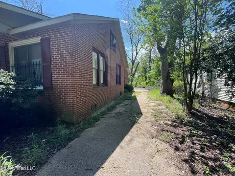 Exterior - 213 Green Ave, Drew, MS 38737 photo 2 of 5