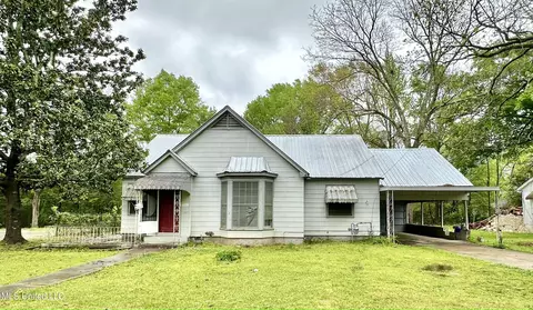77 Carr St, Louisville, MS 39339